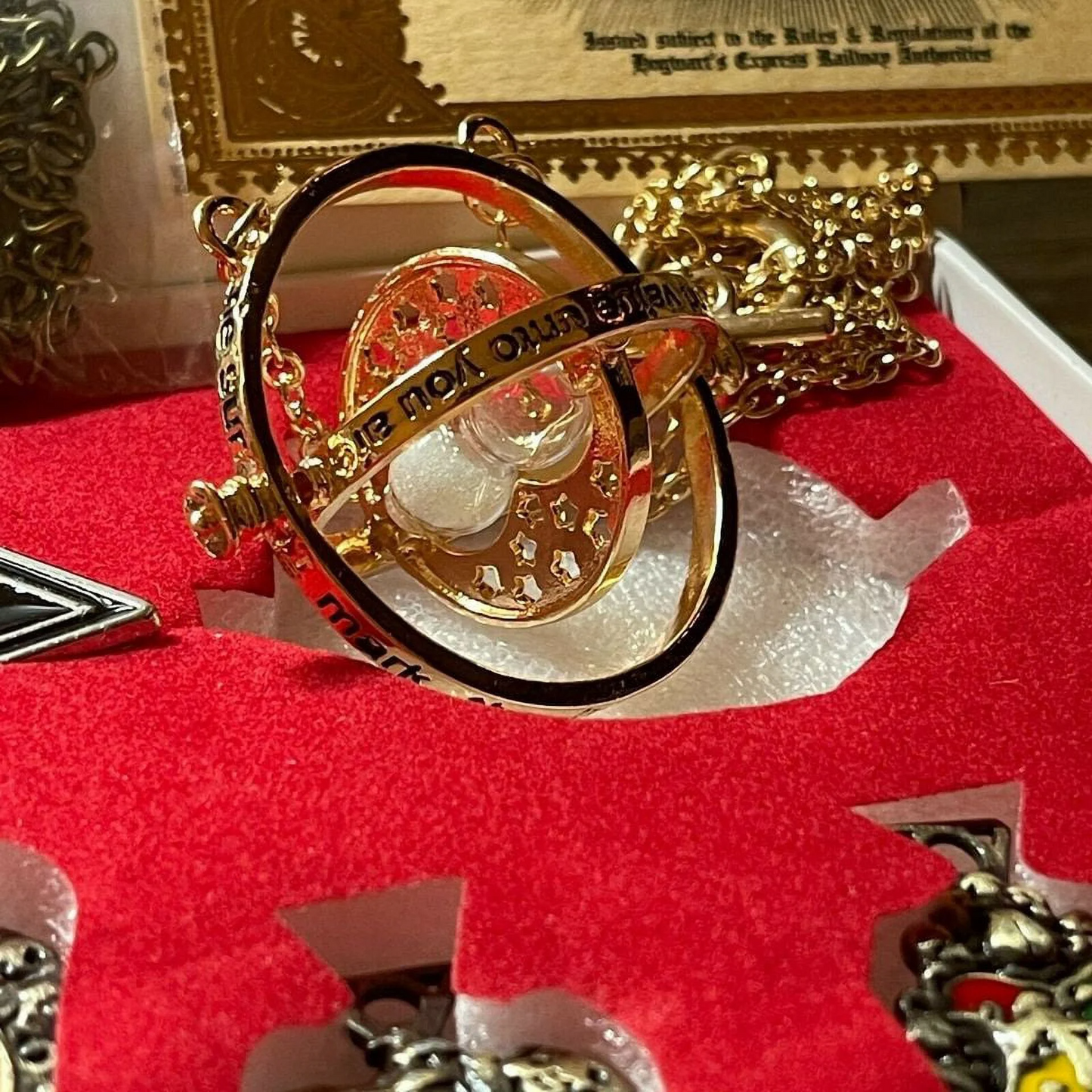 Exclusive: HP 15 pcs Gift Set Box with Pendants, Wands and Rings for Necklaces or Keychains + FREE GIFT 1x HP Magic Mug - LIMITED EDITION