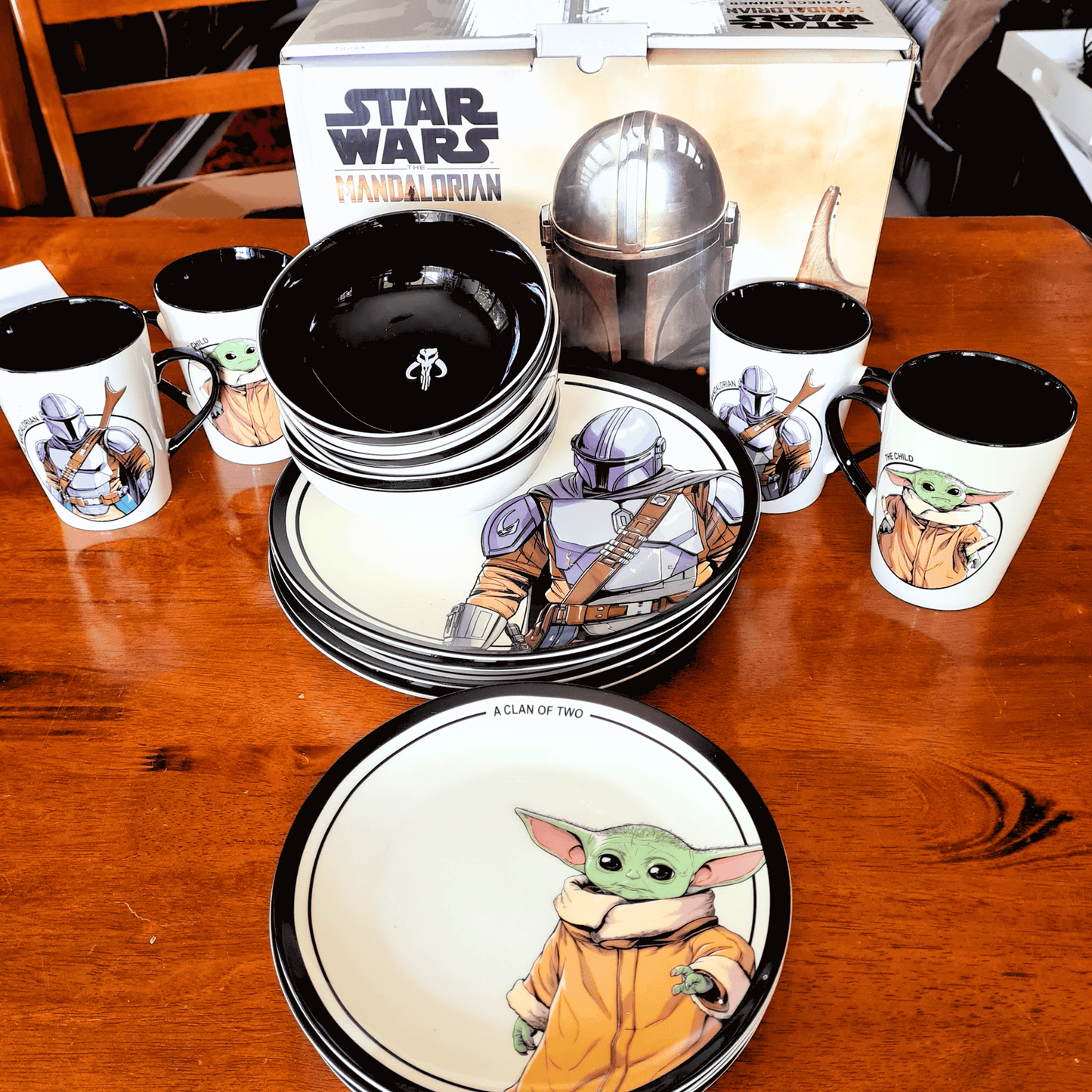 Exclusive: The Mandalorian Signature Custom Dinnerware Set 16x pcs + *GIFTS 5x Coasters* - LIMITED EDITION