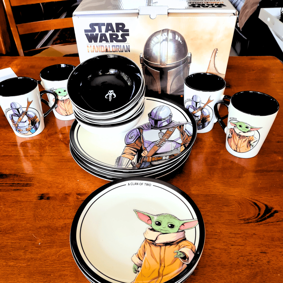 Exclusive: The Mandalorian Signature Custom Porcelain Dinnerware Set 16x pcs + *FREE GIFTS 5x Coasters* - LIMITED EDITION